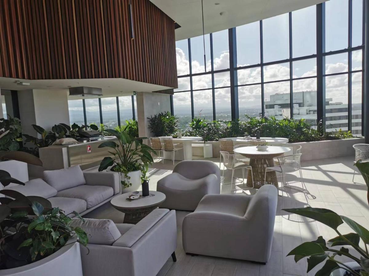 2 Bedroom Luxurious Family Apartment On 40Th Floor With Amazing Ocean Coastline Broadbeach Gold Coast Gc40 Extérieur photo